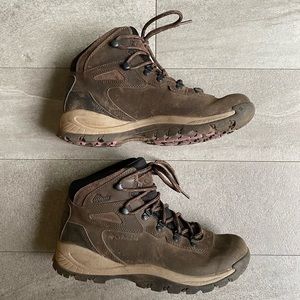 Columbia Hiking Boots Women’s 10